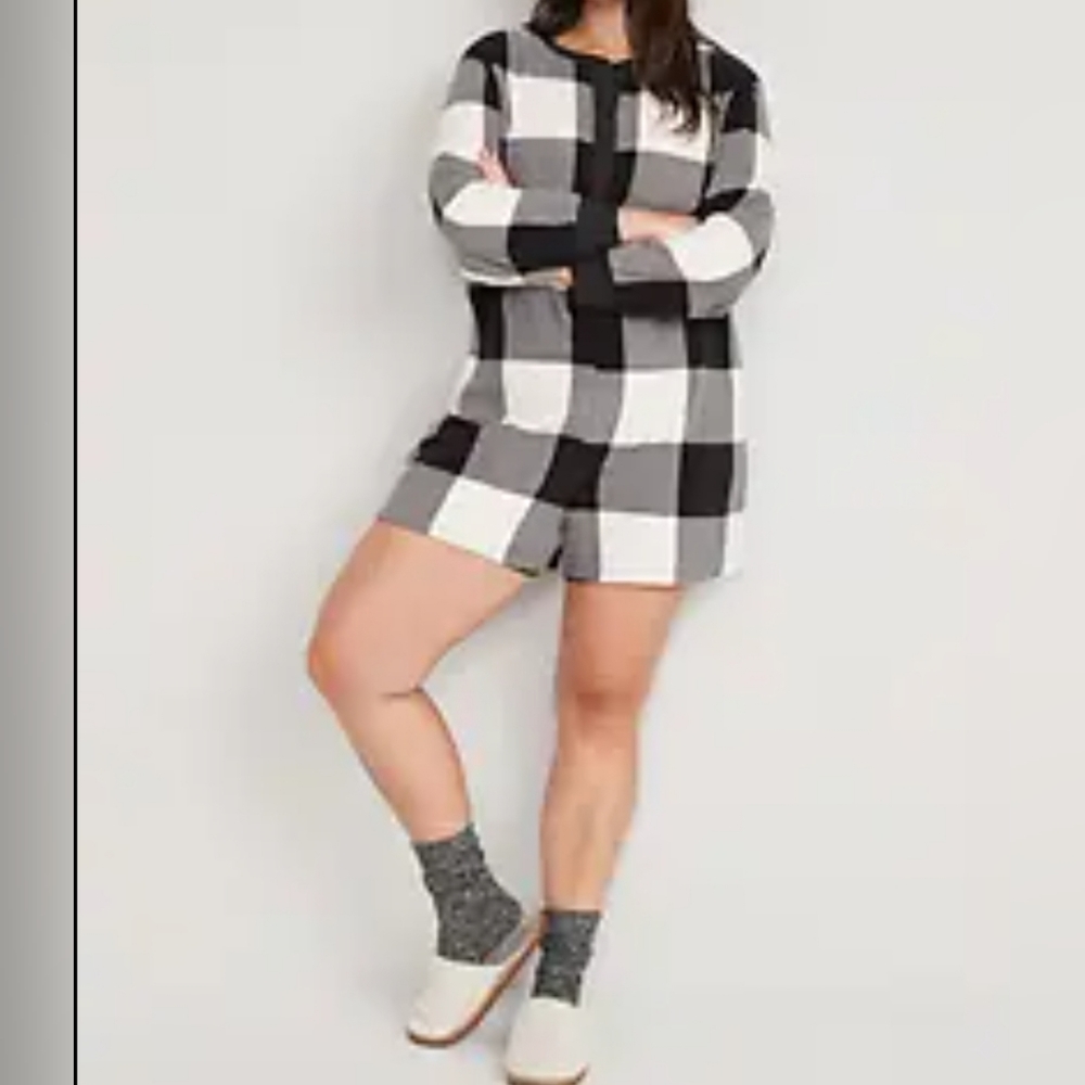 NWT OLD NAVY Fleece Henley Plaid Pajama Romper Black/Gray/White Size-M